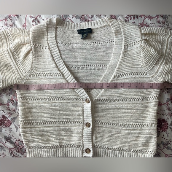 House of Harlow Knit Balloon Sleeve Crochet Button Cropped Cardigan Cream - Picture 8 of 9